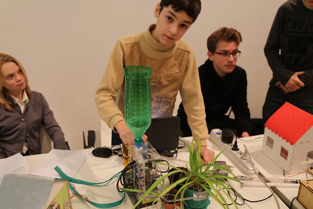 Юные техники из центра Робокурс принимают участие в конкурсе «Инженерный Старт»
